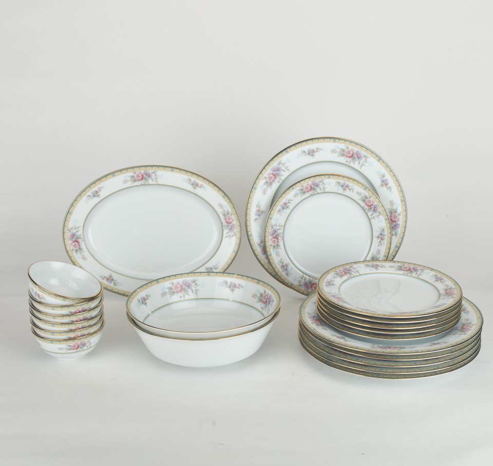 Buy Luxury Dinner sets Online Expensive Dinner set Brands in India